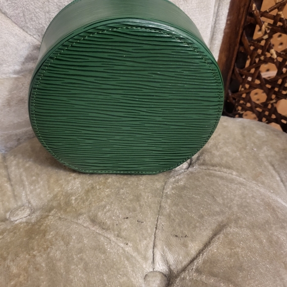 Authentic Vintage Louis Vuitton Green Epi jewelry travel case - Picture 8 of 8